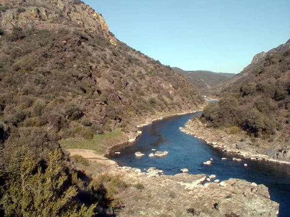 Vista parcial do Sector I junto à foz da Ribeira da Eirinha.